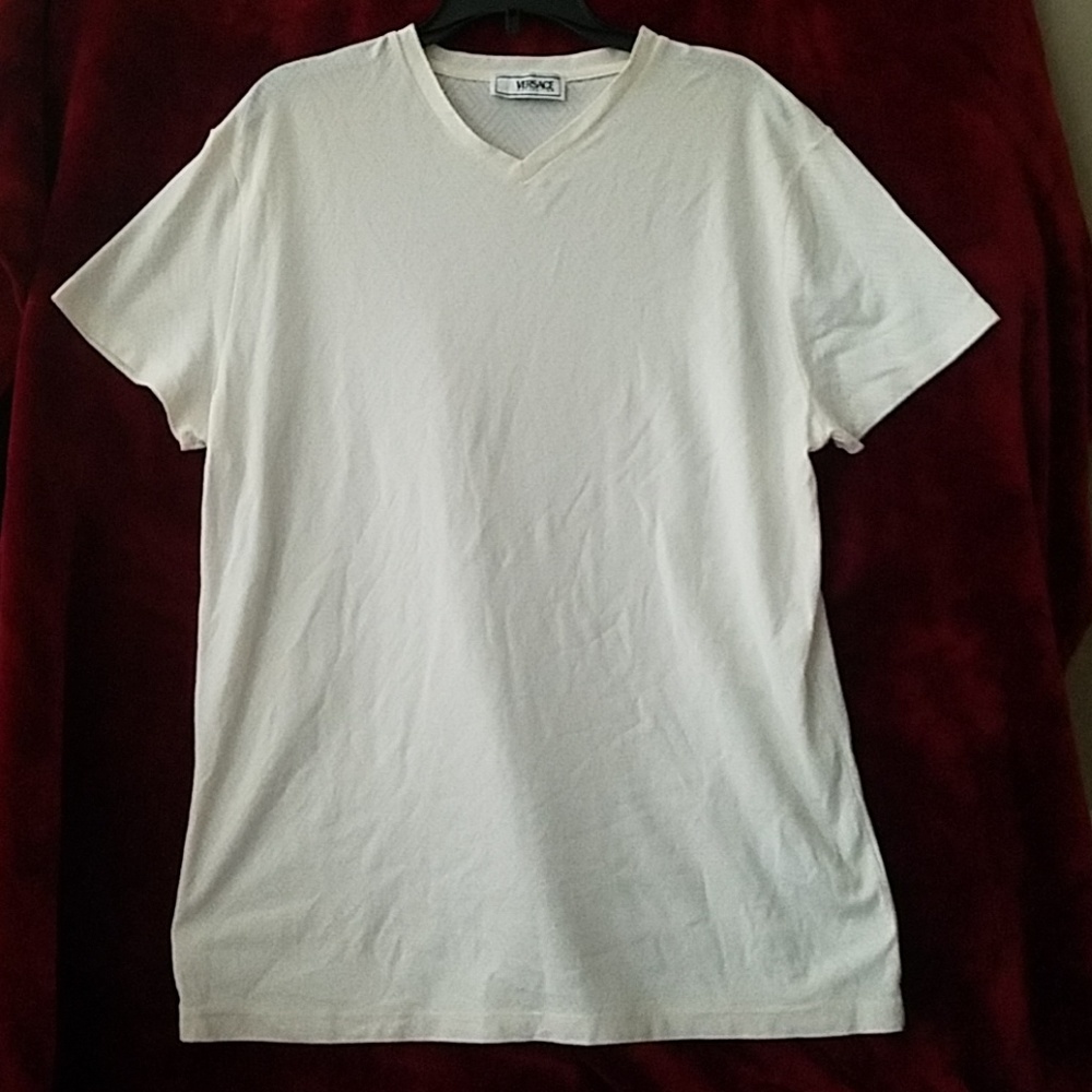 Short sleeve v neck shirt one size